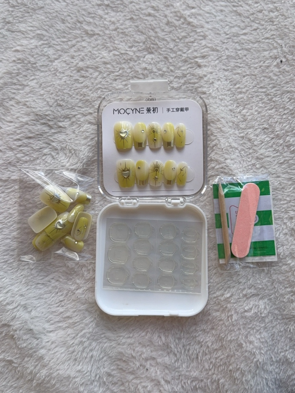 Yellow Press-On Nail Set - 24 pcs + Nail Prep Items - Picture 4 of 4